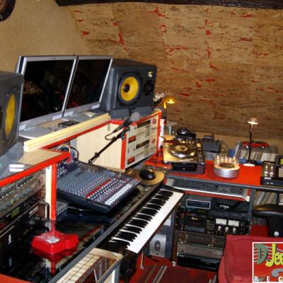 LE HOME STUDIO