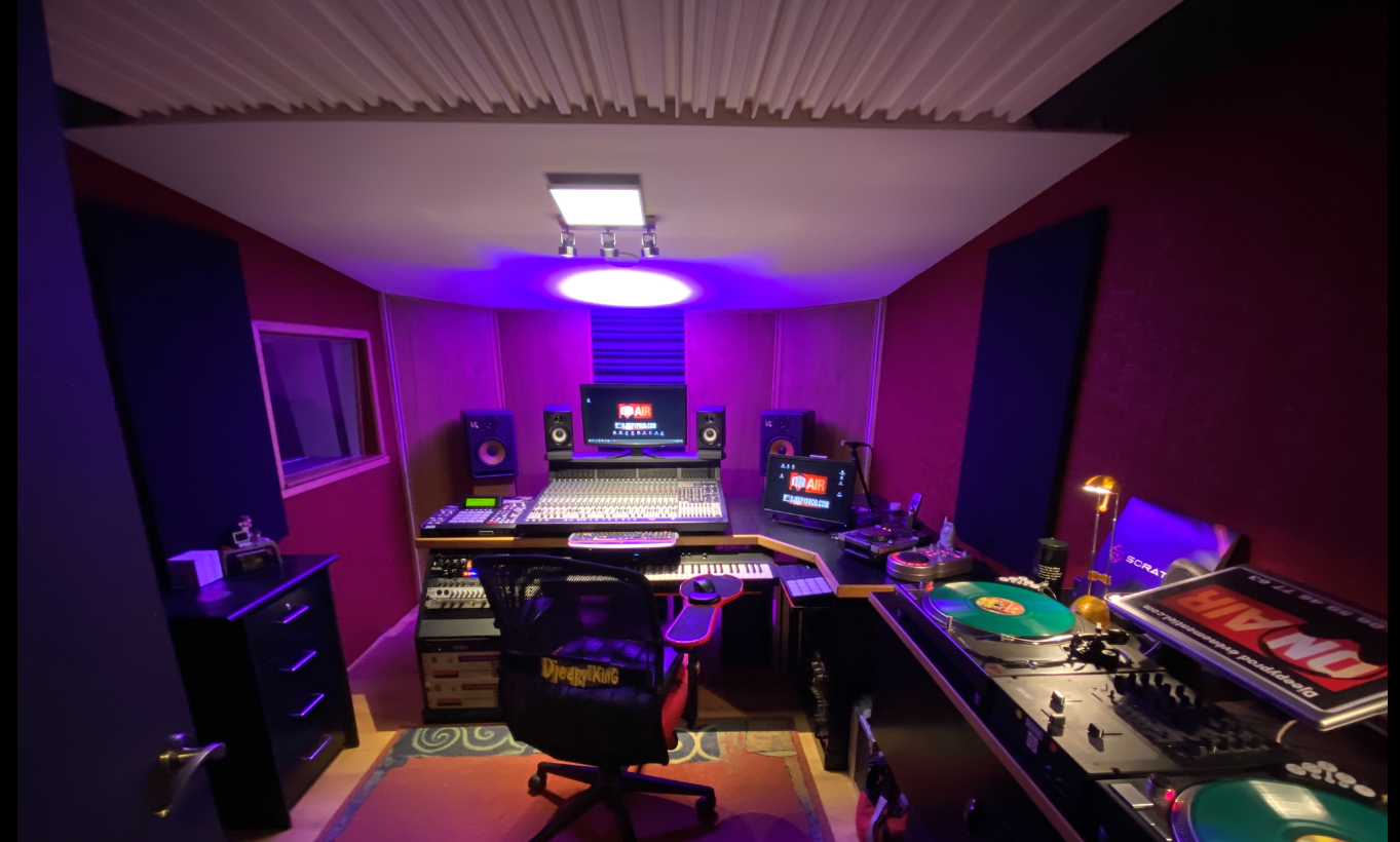Studio d enregistrement 94 control room djeepyprod